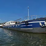 Wohnschiff Commodore *
