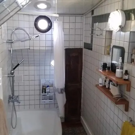 Botel Wohnschiff Commodore Schleswig