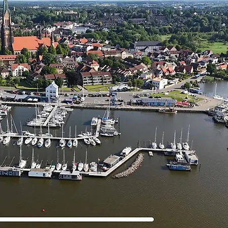Ботель Wohnschiff Commodore Шлезвиг