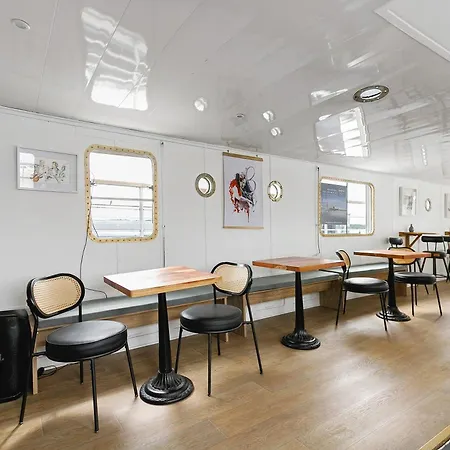 Wohnschiff Commodore Botel