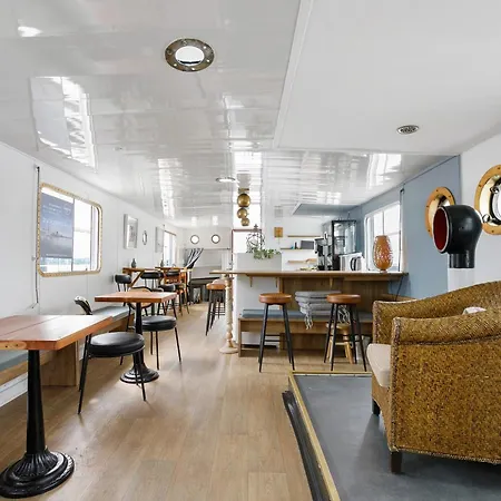 Wohnschiff Commodore Botel Schleswig