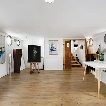Botel Wohnschiff Commodore *
