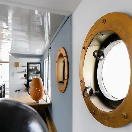 Wohnschiff Commodore Schleswig