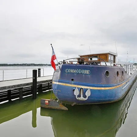 Wohnschiff Commodore * Schleswig
