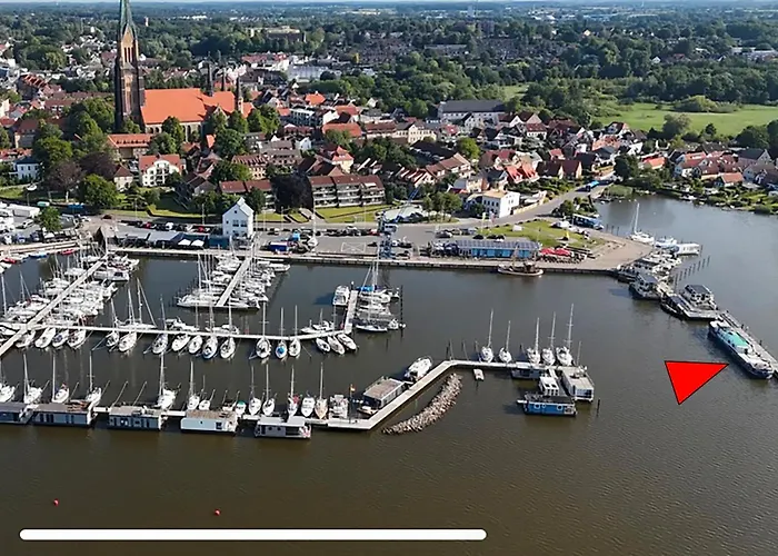 Botel Wohnschiff Commodore
